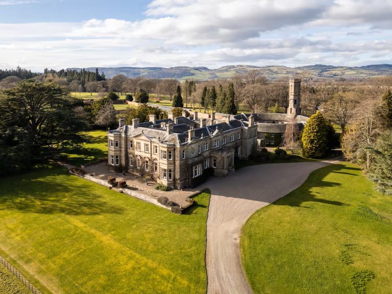 signature-stay-scotland Historic country estate in the Scottish Highlands